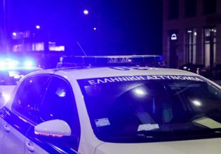 Μικρές υλικές ζημιές από επίθεση με γκαζάκια σε είσοδο πολυκατοικίας στο Καματερό