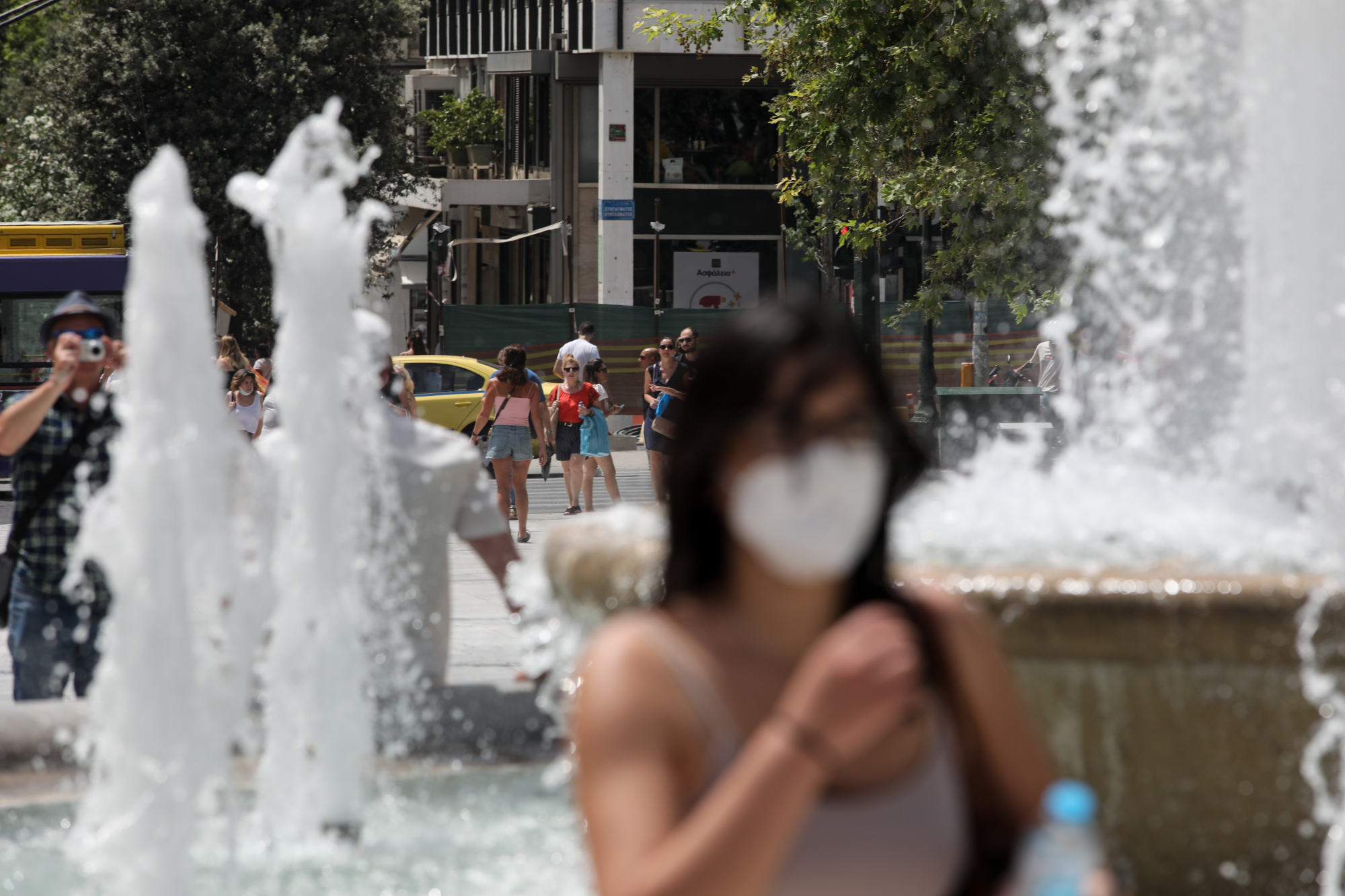 Καύσωνας: «Παραμείνετε δροσεροί, ενυδατωμένοι, ενημερωμένοι»