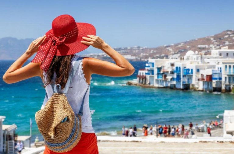 «Όσα λένε οι ξενοδόχοι μεταξύ τους» – Ποια ταμεία θα γεμίσουν το καλοκαίρι