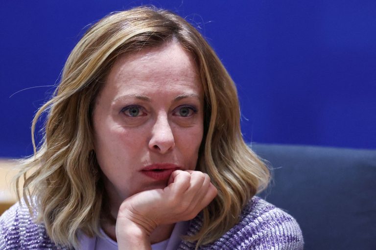 Ιταλία: Σάλος με τη νεολαία του κόμματος Μελόνι να τραγουδά φασιστικά τραγούδια και να χαιρετούν ναζιστικά