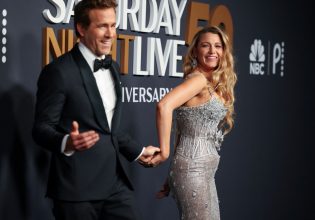 SNL50: Το αστειάκι του Ράιαν Ρέινολντς δεν τον βγάζει από τη δύσκολη θέση – ούτε την Μπλέικ Λάιβλι