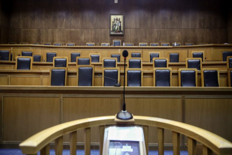 Novartis: Αναβλήθηκε η δίκη των πρώην προστατευόμενων μαρτύρων