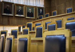 Novartis: Στο εδώλιο οι πρώην προστατευόμενοι μάρτυρες χωρίς κουκούλες