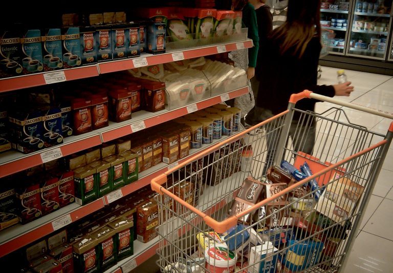 ΠΑΣΟΚ: Ο επίμονος πληθωρισμός εκτινάσσει το κόστος ζωής και κατατρώει τις αυξήσεις στους μισθούς
