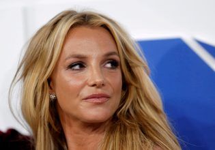 Μπρίτνεϊ Σπίαρς: Άναψε τσιγάρο κατά την διάρκεια πτήσης – την περίμεναν οι αρχές στην προσγείωση