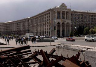 Ουκρανία: Θρίλερ η επίτευξη εκεχειρίας – Ζελένσκι: Μόνο τετ α τετ με Πούτιν θα φέρει ειρήνη