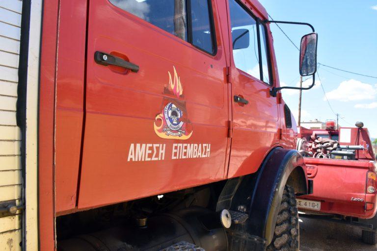 Φωτιά στο Μαρκόπουλο κοντά στο αμαξοστάσιο