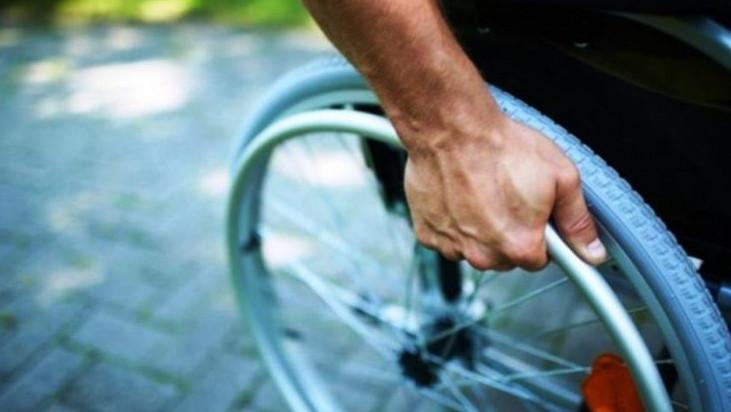 Τοποθετούνται ανελκυστήρες για άτομα με κινητικά προβλήματα σε τέσσερα σχολεία
