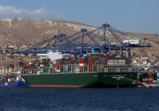 Έφοδος της ΕΛ.ΑΣ. στο Γ’ Τελωνείο Πειραιά για απάτες – Συλλήψεις και κατάσχεση 4,5 εκατ. ευρώ