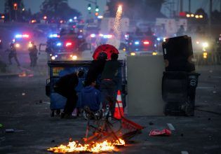 Λος Άντζελες: Ο Τραμπ συγχαίρει την Εθνοφρουρά που ακόμα δεν έχει εμφανιστεί στους δρόμους της πόλης