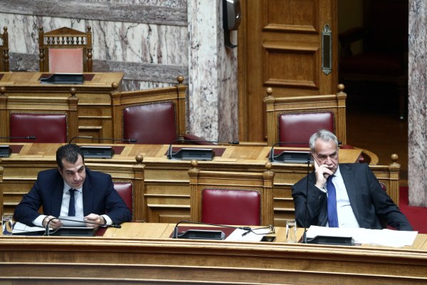 Υπουργός Μετανάστευσης ο Πλεύρης στη θέση του Βορίδη – Επιστρέφει στην κυβέρνηση ο Θεοχάρης