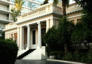 Τα φίδια των μετρήσεων ζώνουν το Μαξίμου που έχει το μυαλό του στο τι θα βγάλει η Εισαγγελία για τον ΟΠΕΚΕΠΕ