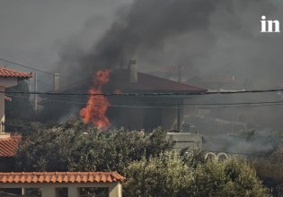 Σε ύψιστο συναγερμό για τις φωτιές – Καμένα σπίτια και πολλές ζημιές αφήνει πίσω η φωτιά στην Παλαιά Φώκαια